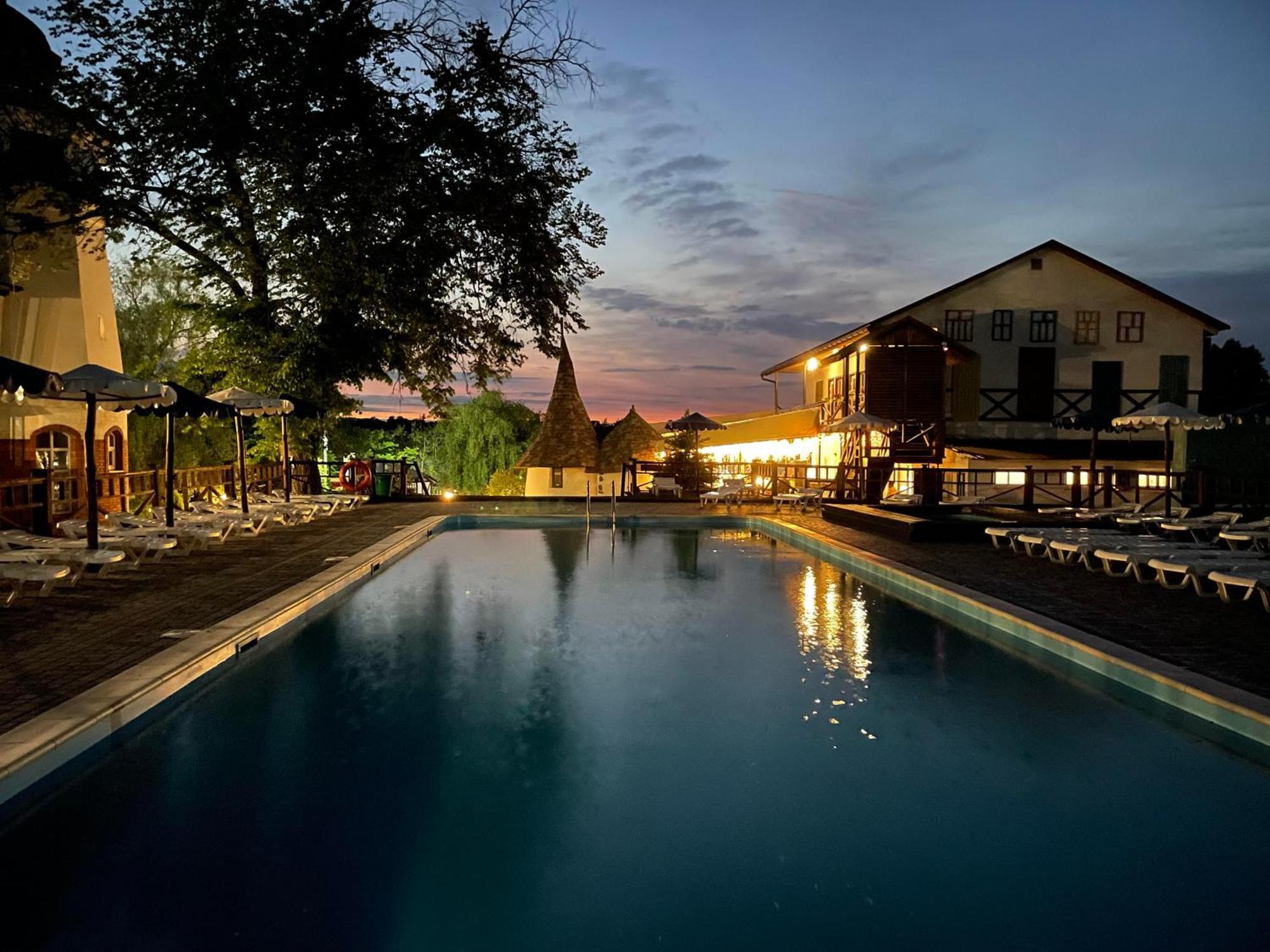 Mayak Resort Kam'yani Potoky Extérieur photo
