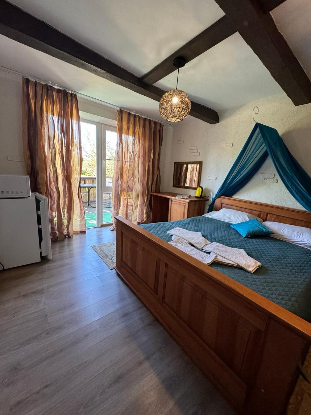 Mayak Resort Kam'yani Potoky Chambre photo